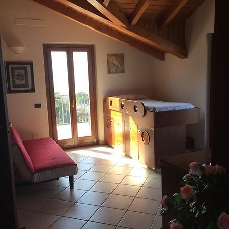 Ferienwohnung Apartment Laveno-Mombello Buitenkant foto