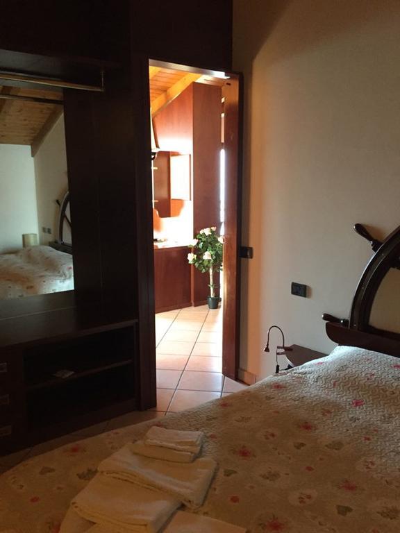 Ferienwohnung Apartment Laveno-Mombello Buitenkant foto