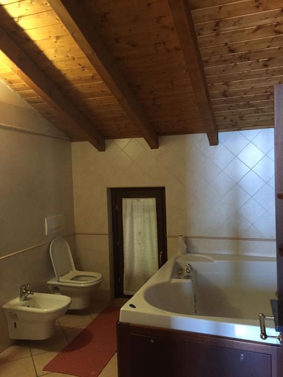 Ferienwohnung Apartment Laveno-Mombello Buitenkant foto